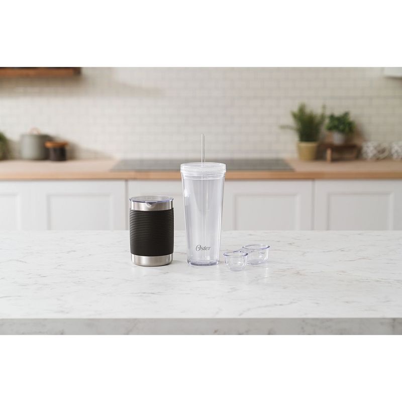 BVSTDC02B_Cafetera_Latte_Oster_Imagen_Lifestyle_accesorios.jpg